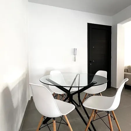 דירה The Minimal Nest ניקוסיה