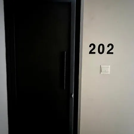 The Minimal Nest Apartment *