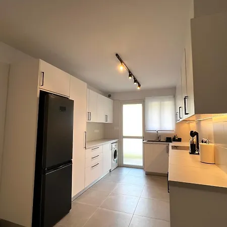 The Minimal Nest